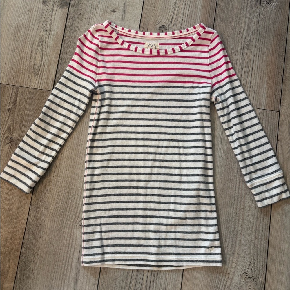 American Eagle Red And White Striped Crew Neck T-Shirt Medium